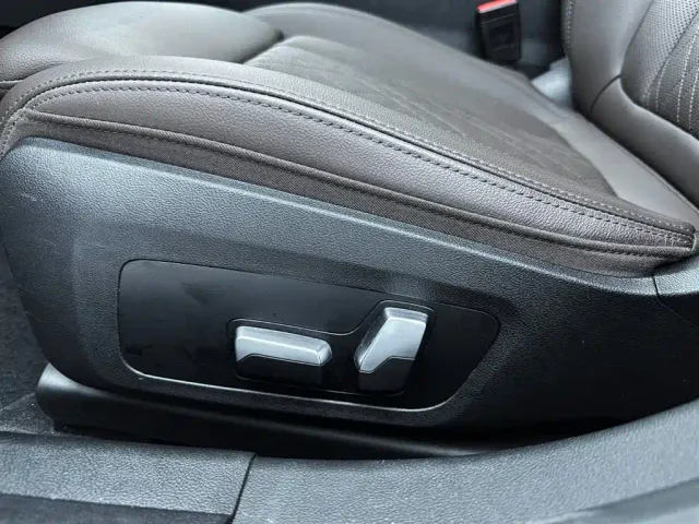 BMW 3 Series — Фото автомобиля 11