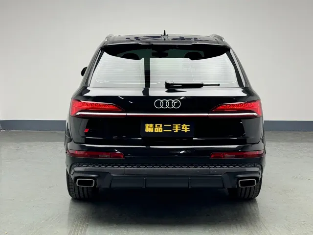 Audi Q7 — Фото автомобиля 7