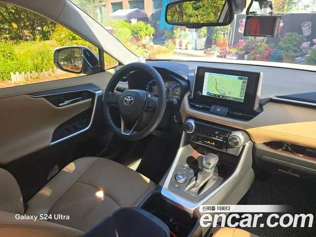 Toyota RAV4 Generation 5 — Фото автомобиля 7