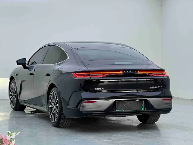 Geely Galaxy Xingyao 8 — Фото автомобиля 9