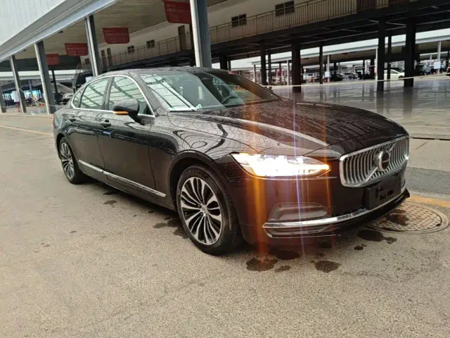 Volvo S90 — Фото автомобиля 3