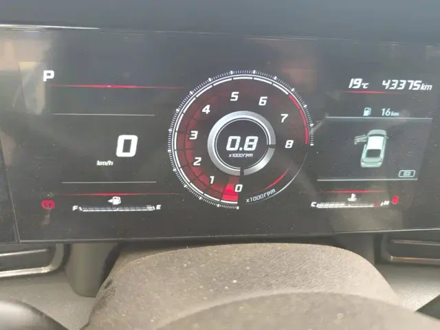 Hyundai Elantra — Фото автомобиля 14