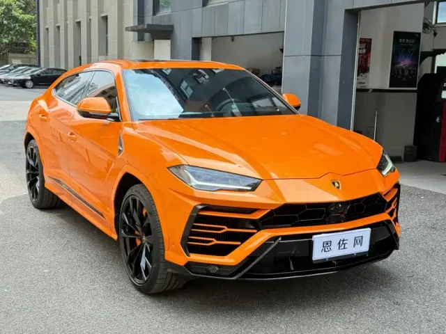 Lamborghini Urus — Фото автомобиля 6
