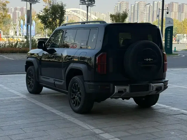 BYD FangChengBao Leopard 5 — Фото автомобиля 4