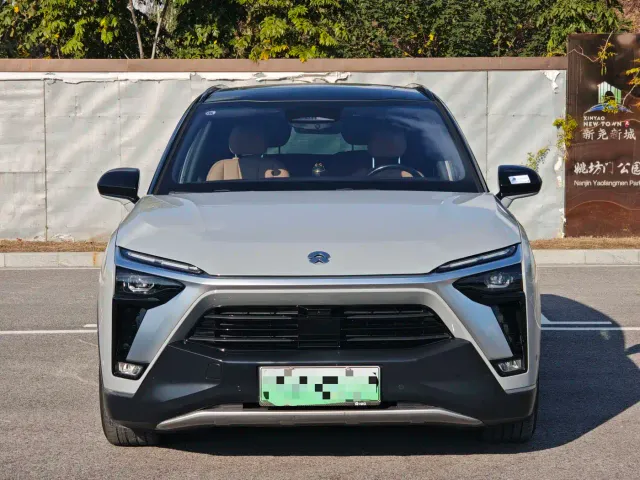 Nio ES8 — Фото автомобиля 15