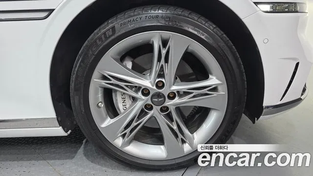Genesis G90 Бензин 3.5 турбо AWD — Фото автомобиля 18