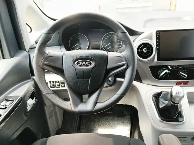 JAC Refine M3 — Фото автомобиля 10