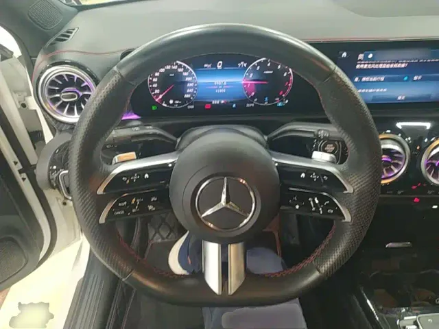 Mercedes-Benz A-Class — Фото автомобиля 10