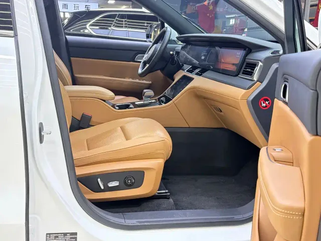 Li Auto ONE — Фото автомобиля 18