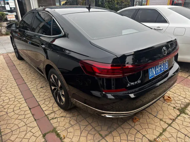 Volkswagen Passat — Фото автомобиля 24