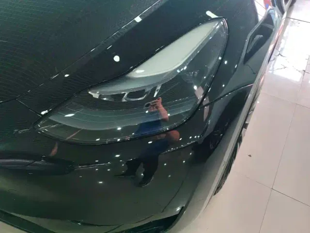 Tesla Model Y — Фото автомобиля 5