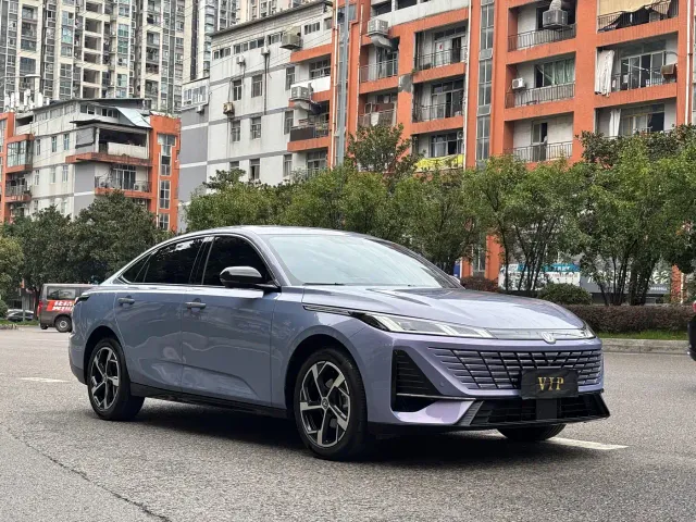 Changan Eado — Фото автомобиля 3