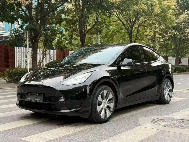 Фотография автомобиля — Tesla Model Y