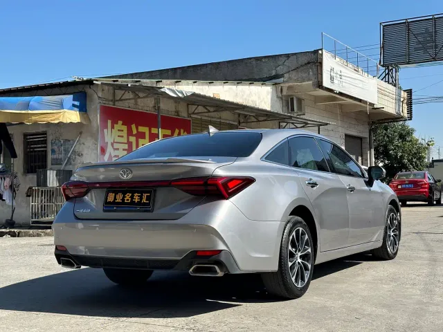 Toyota Avalon — Фото автомобиля 12