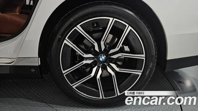 BMW 7 Series G70 — Фото автомобиля 6