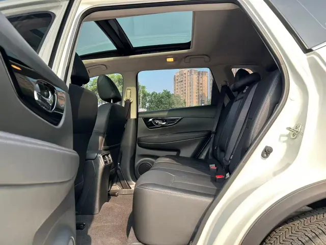 Nissan X-Trail — Фото автомобиля 7