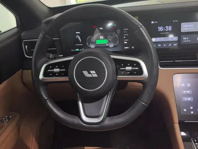 Li Auto ONE — Фото автомобиля 15
