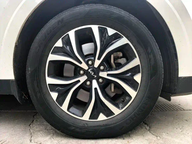 Kia Carnival — Фото автомобиля 8