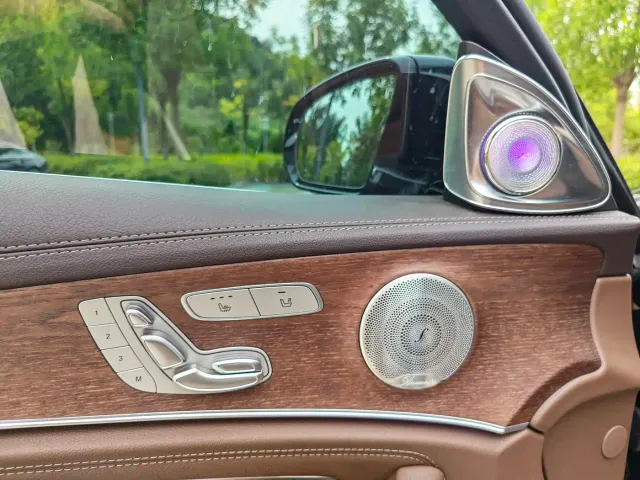 Mercedes-Benz E-Class — Фото автомобиля 9