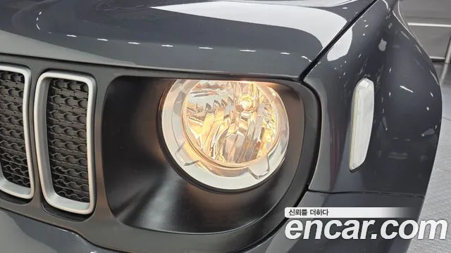 Jeep Renegade — Фото автомобиля 22
