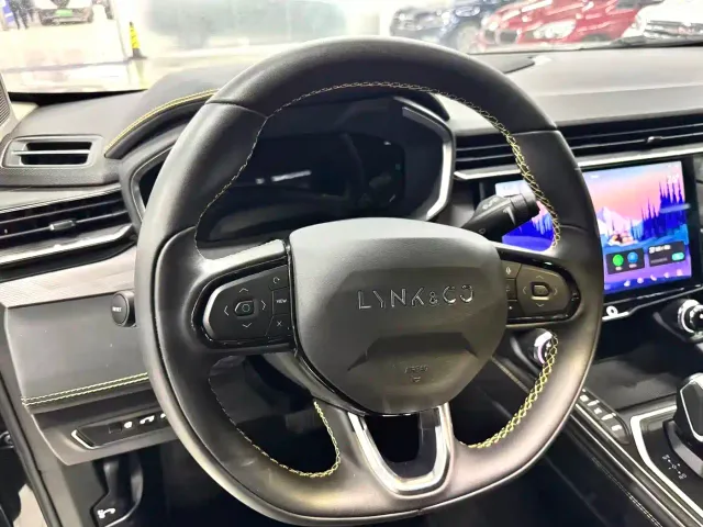 Lynk & Co 01 — Фото автомобиля 15