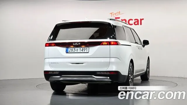 Kia Carnival Generation 4 — Фото автомобиля 4