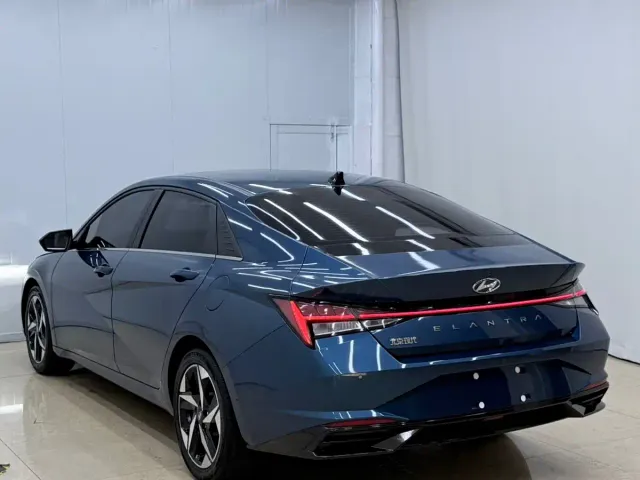 Hyundai Elantra — Фото автомобиля 6