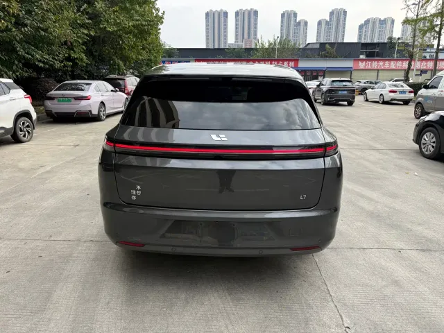 Li Auto L7 — Фото автомобиля 6