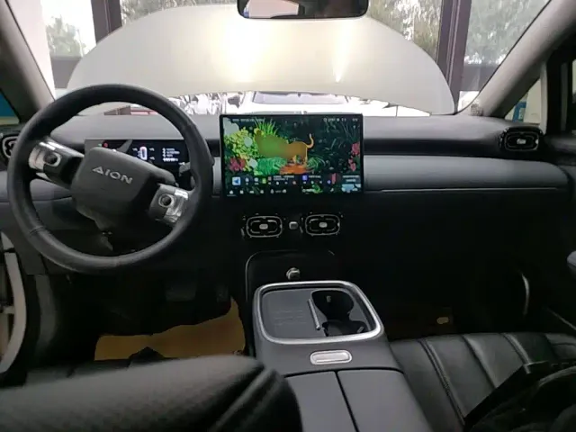 GAC Aion UT — Фото автомобиля 9