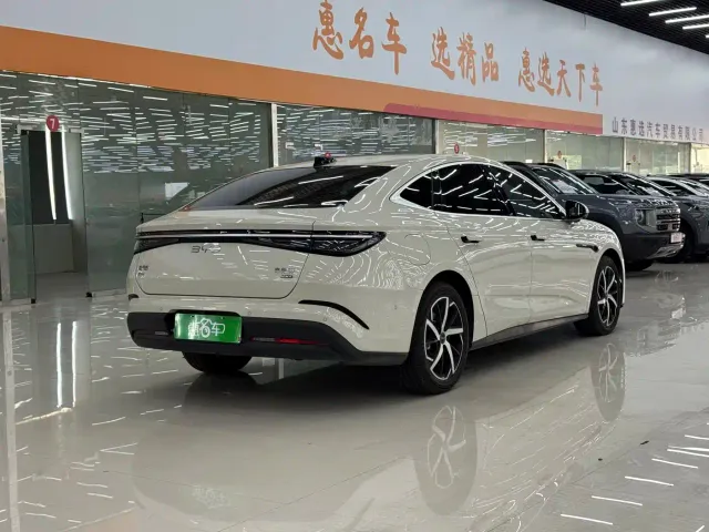 BYD Seal 07 DM-i — Фото автомобиля 9