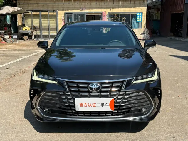 Toyota Avalon — Фото автомобиля 2