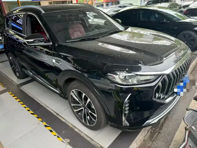 Jetour Jetour X70 PLUS 2023 1.6T DCT Champion PRO 7-seater — Фото автомобиля 3