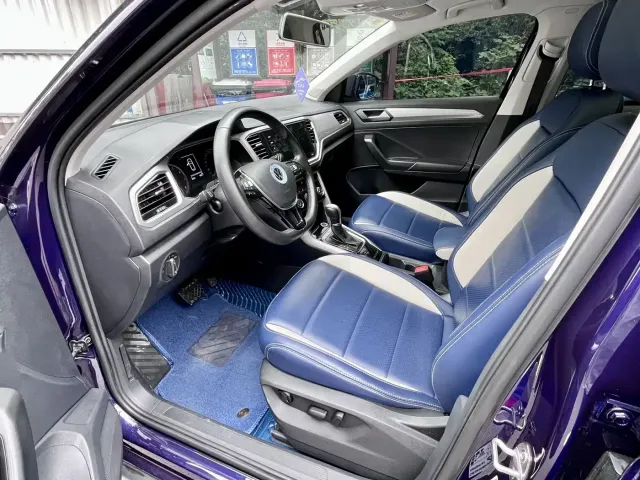 Volkswagen T-Roc — Фото автомобиля 7