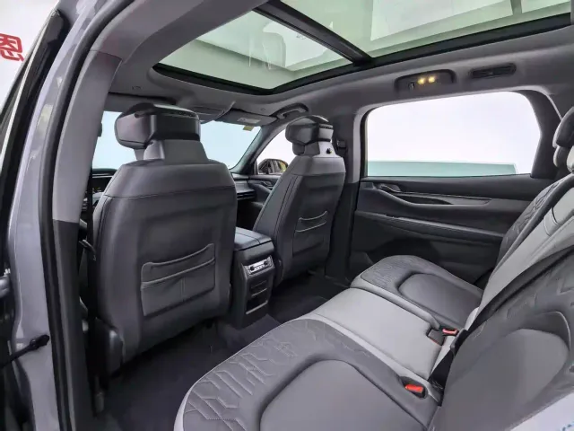 Ford Edge — Фото автомобиля 14