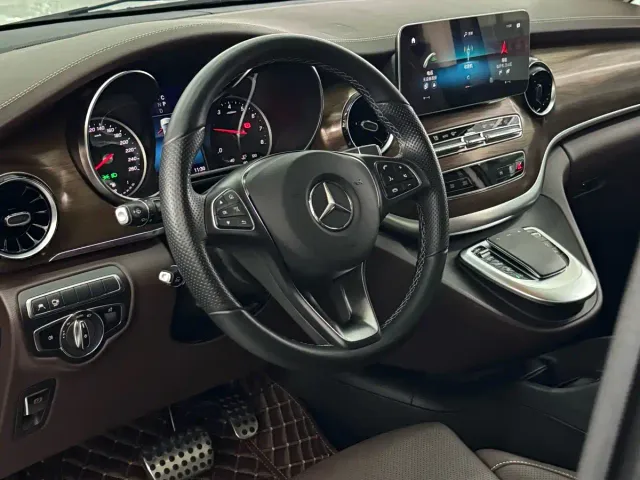 Mercedes-Benz V-Class — Фото автомобиля 3