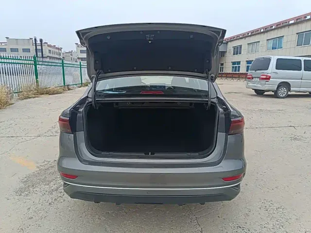 Geely Emgrand — Фото автомобиля 18