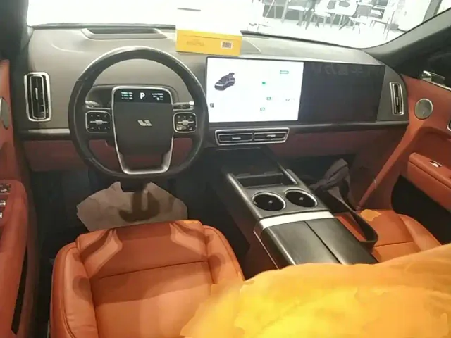 Li Auto L9 — Фото автомобиля 9