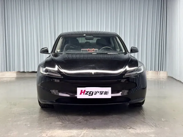 Tesla Model 3 — Фото автомобиля 3