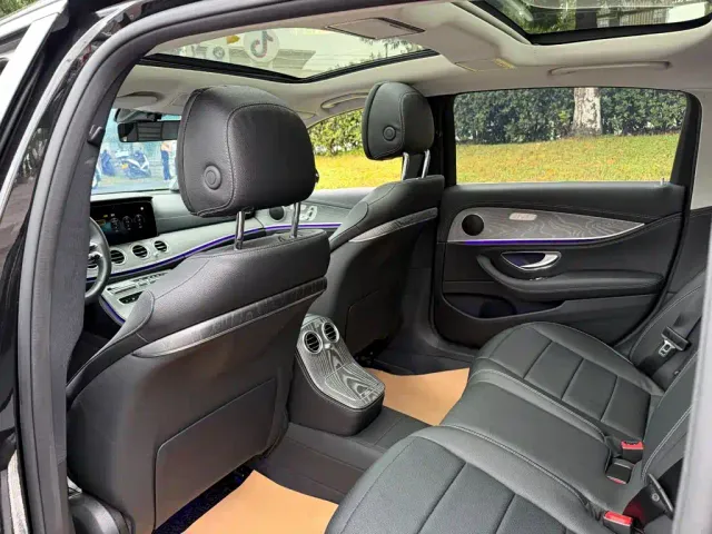 Mercedes-Benz E-Class — Фото автомобиля 11
