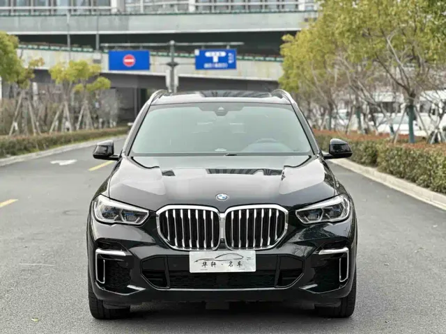BMW X5 — Фото автомобиля 2