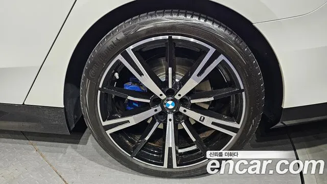 BMW 5 Series G60 — Фото автомобиля 6