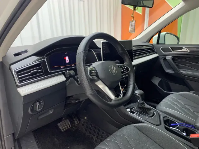 Volkswagen Tiguan L — Фото автомобиля 7