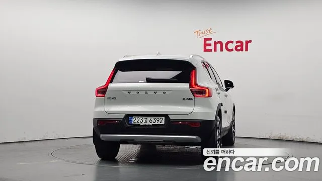 Вольво XC40 B4 Ultimate Bright — Фото автомобиля 4