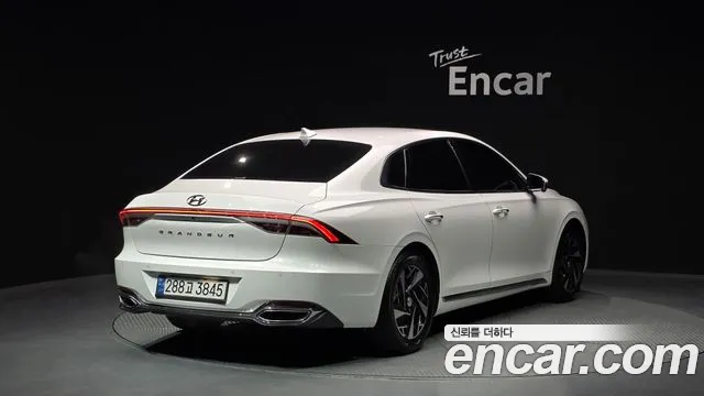 Hyundai Grandeur — Фото автомобиля 2