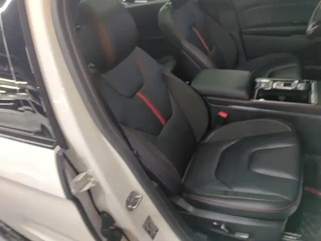 Ford Edge — Фото автомобиля 24