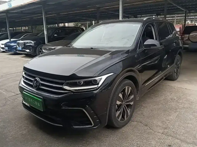 Фотография автомобиля — Volkswagen Tiguan L