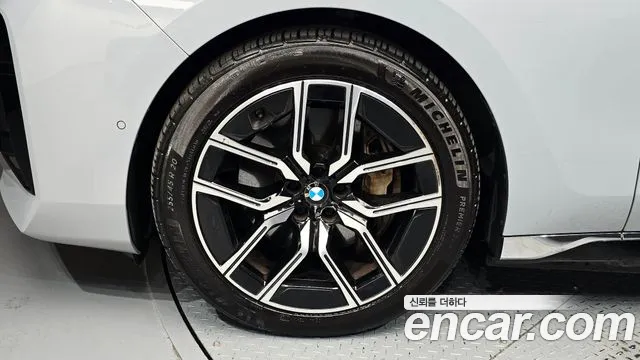 BMW i7 G70 — Фото автомобиля 5