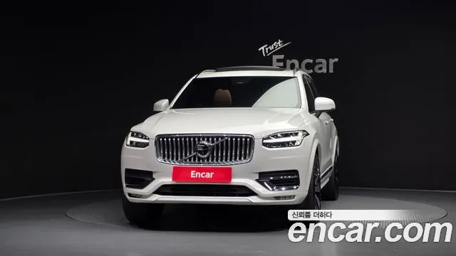 Volvo XC90 — Фото автомобиля 3