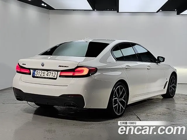 BMW 5 Series G30 — Фото автомобиля 4