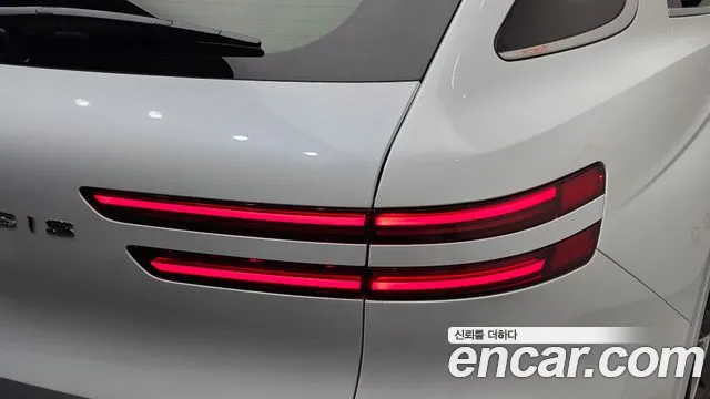 Genesis GV70 2.5T Бензин 2WD — Фото автомобиля 18